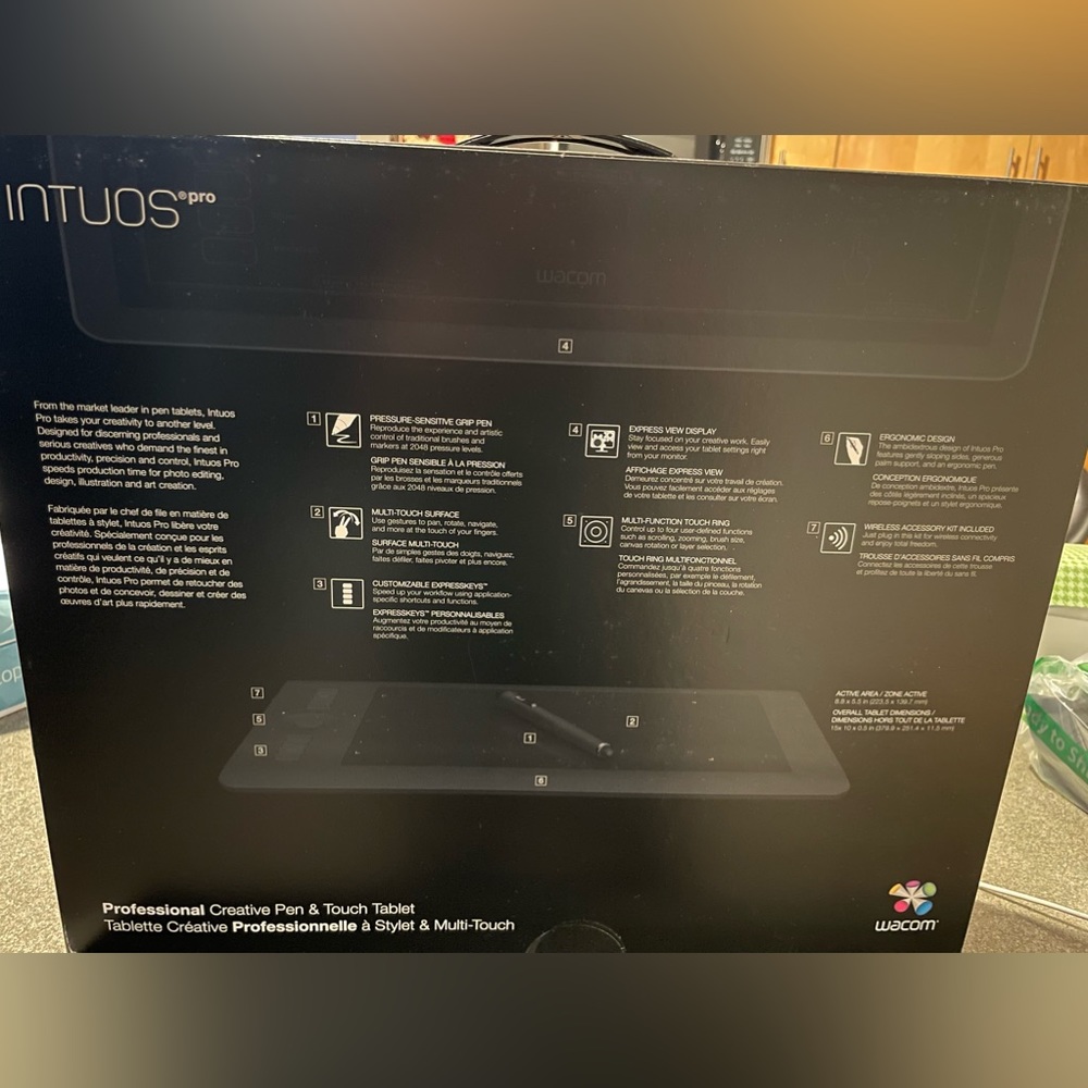 Wacom Intuos Pro - Picture 2 of 3